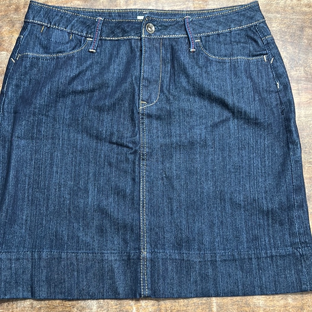 Harold’s denim skirt size 8